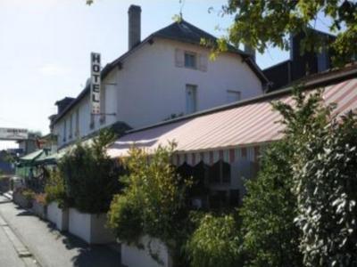 Logis Auberge Des Vieux Chenes Malemort Exterior photo